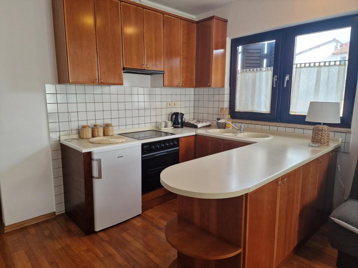 Apartments Katarina - New Renovated ロヴィニ エクステリア 写真