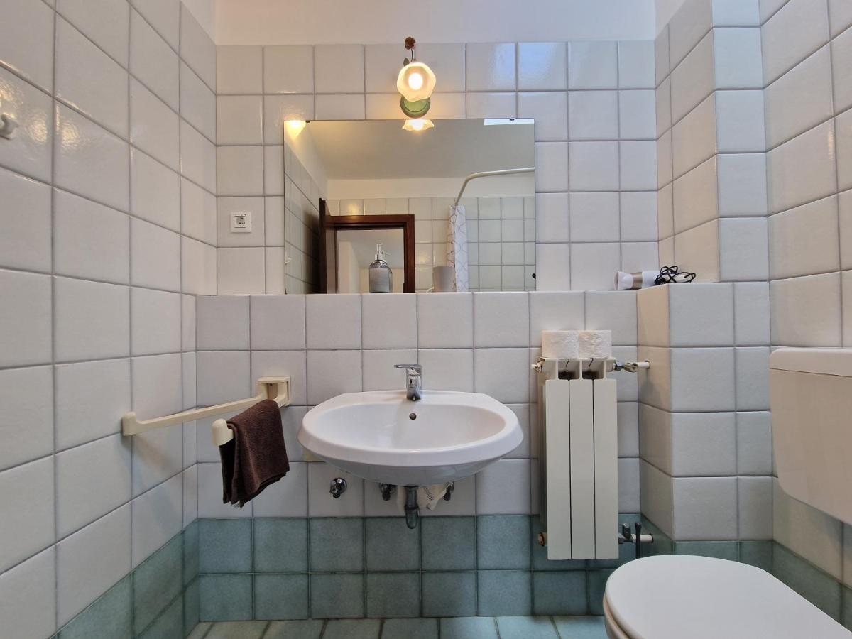 Apartments Katarina - New Renovated ロヴィニ エクステリア 写真