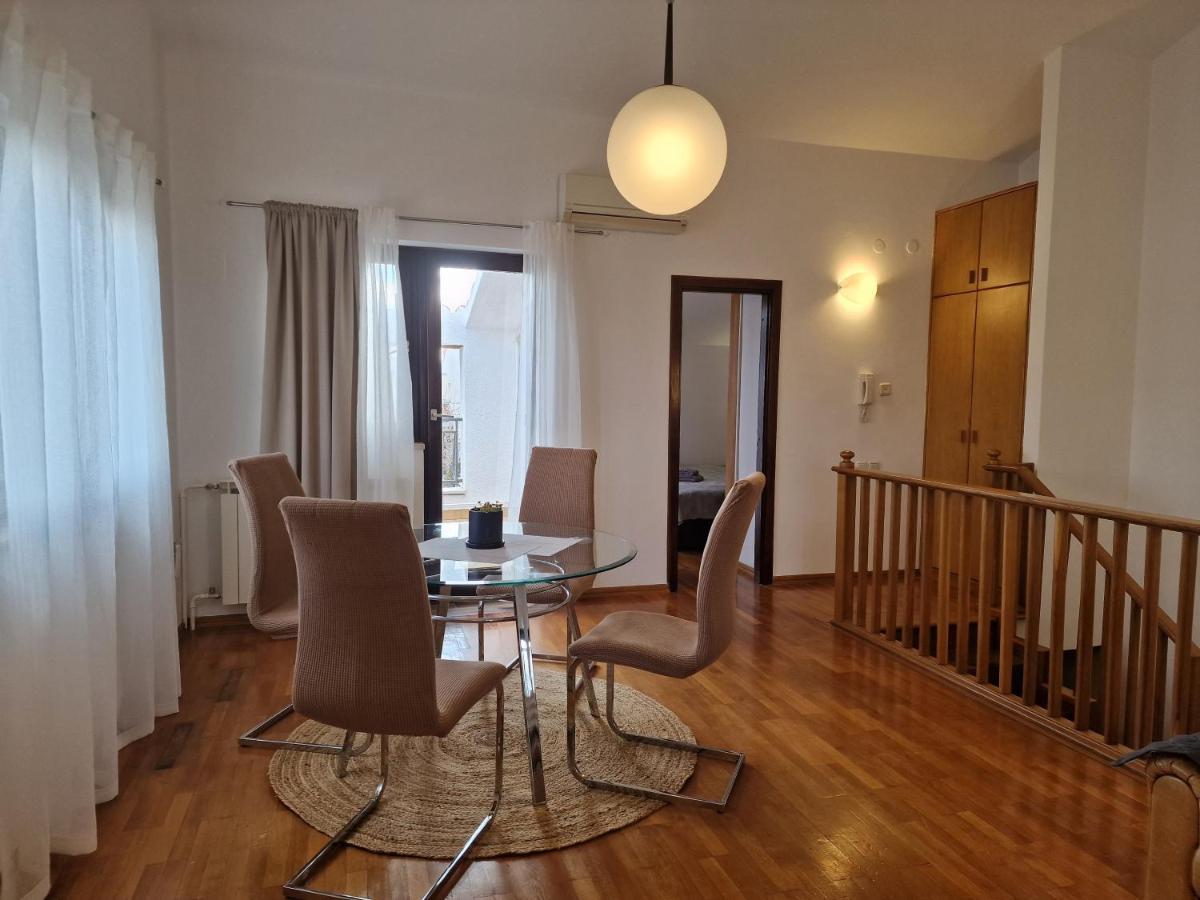 Apartments Katarina - New Renovated ロヴィニ エクステリア 写真