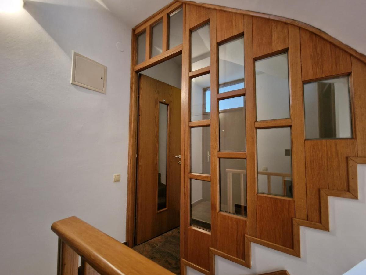 Apartments Katarina - New Renovated ロヴィニ エクステリア 写真
