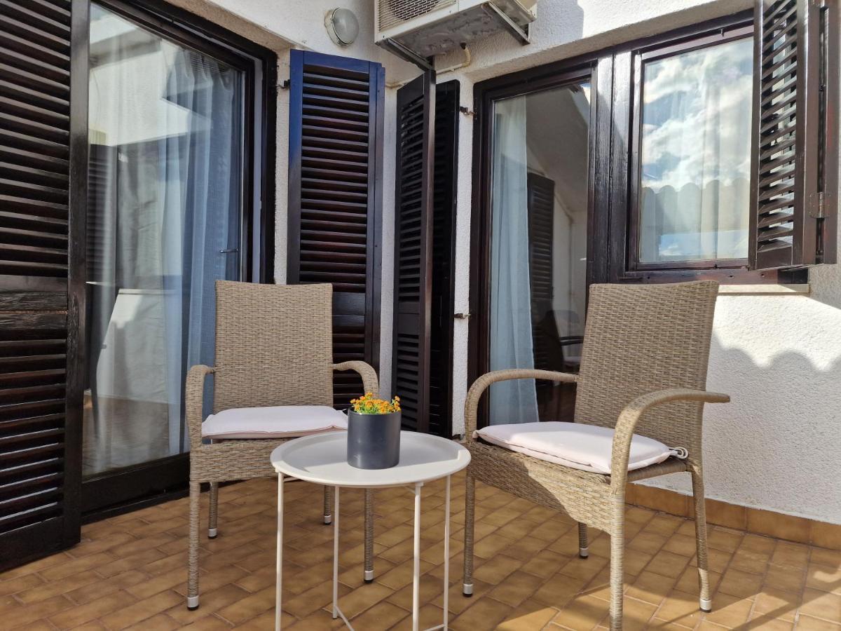 Apartments Katarina - New Renovated ロヴィニ エクステリア 写真